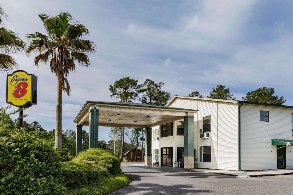 Super 8 by Wyndham Kinder/Coushatta near Casino Main image