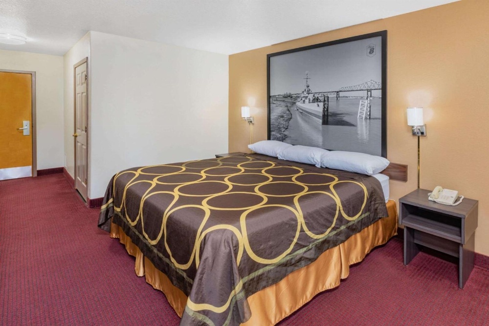 Super 8 by Wyndham Kinder/Coushatta near Casino